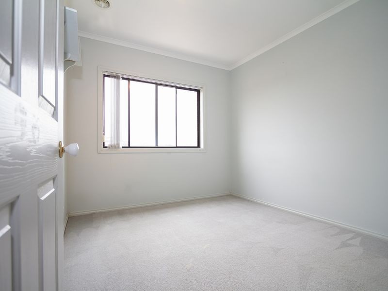 5 Woodbine Close, Craigieburn VIC 3064