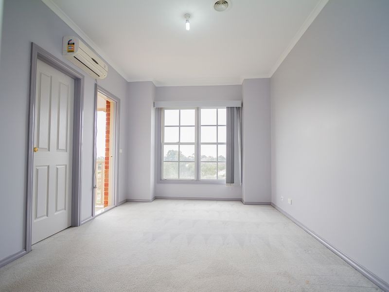 5 Woodbine Close, Craigieburn VIC 3064