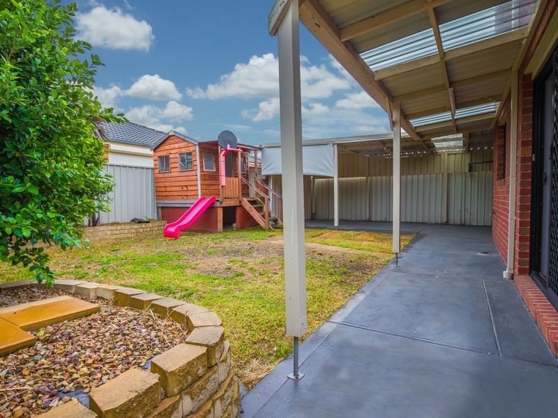 5 Woodbine Close, Craigieburn VIC 3064