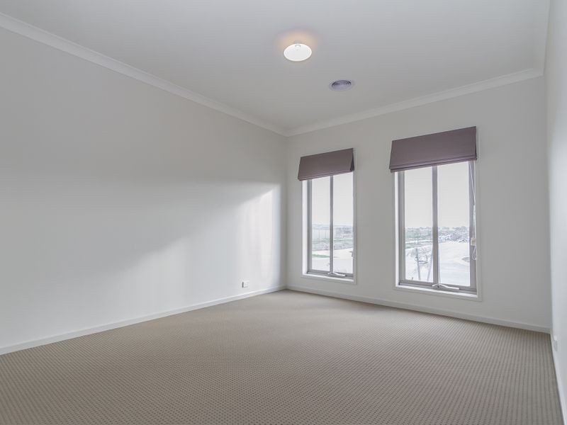 102 Moor Park Drive, Craigieburn VIC 3064