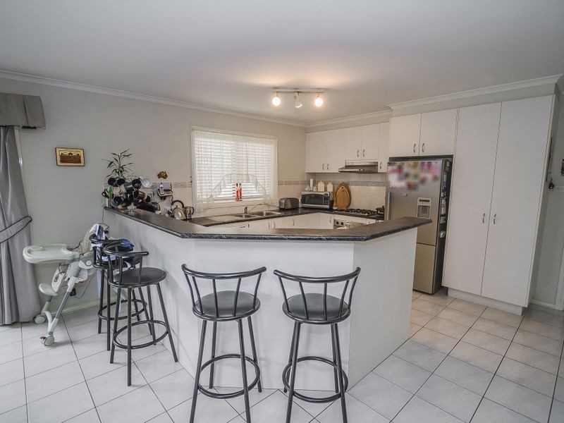 17 Marne Drive, Roxburgh Park VIC 3064