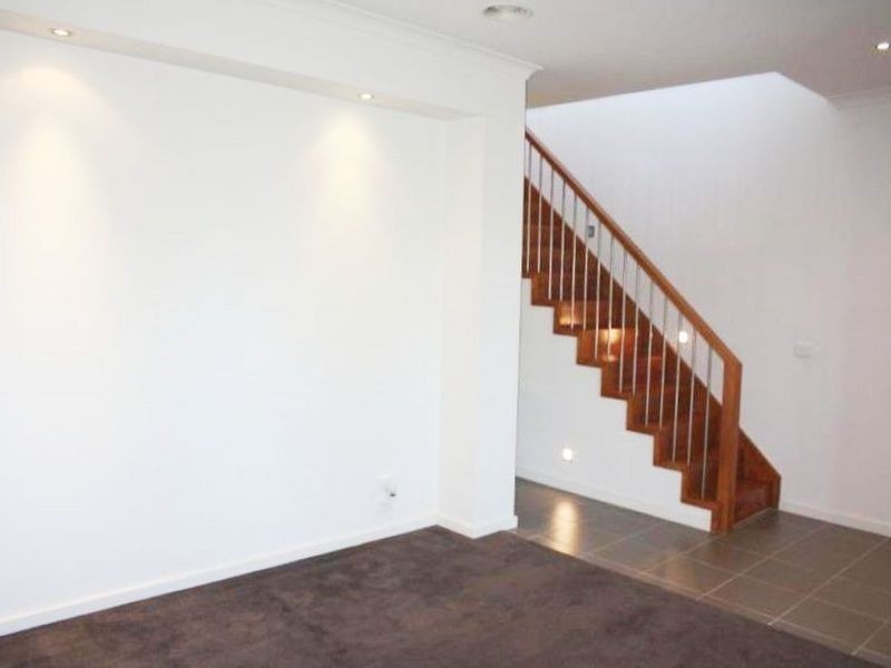 11 Braeside Walk, Caroline Springs VIC 3023