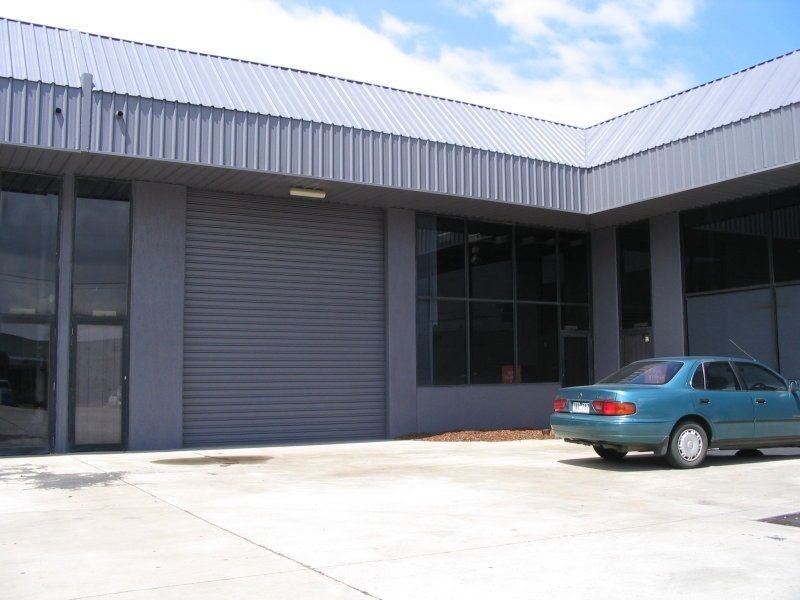 2/40 Barrie Road, Tullamarine VIC 3043