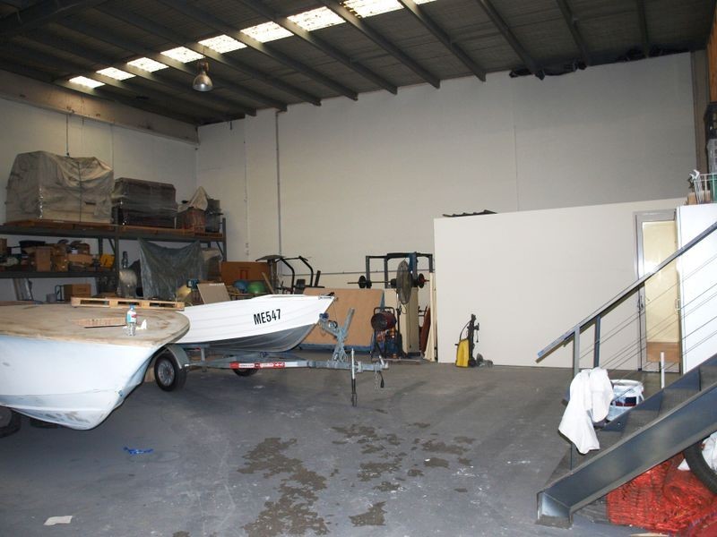 2/40 Barrie Road, Tullamarine VIC 3043