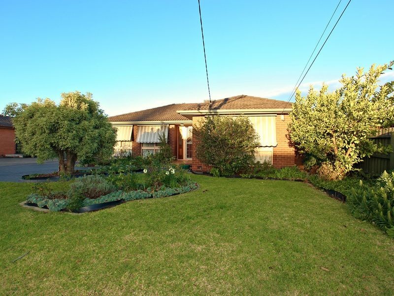 42 Burnleigh Drive, Gladstone Park VIC 3043