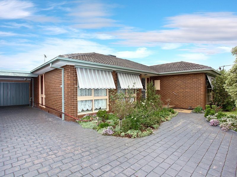 42 Burnleigh Drive, Gladstone Park VIC 3043