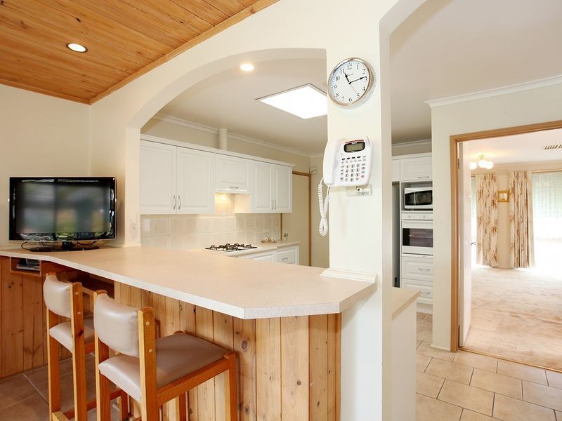 42 Burnleigh Drive, Gladstone Park VIC 3043