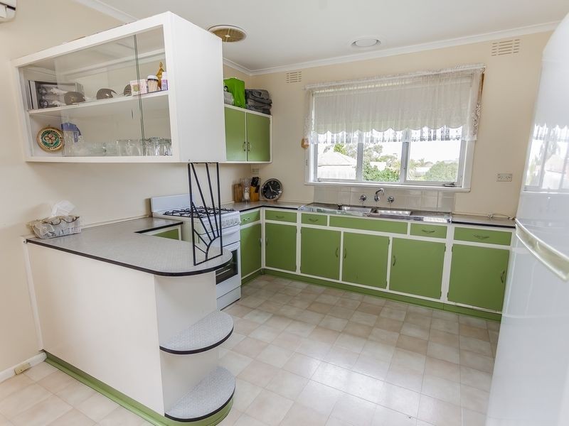 35 Waratah Avenue, Tullamarine VIC 3043