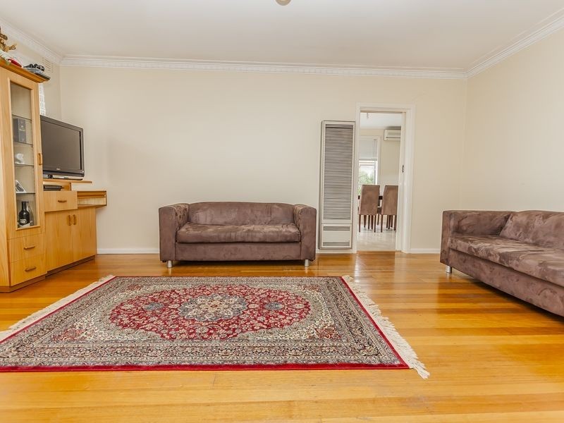 35 Waratah Avenue, Tullamarine VIC 3043