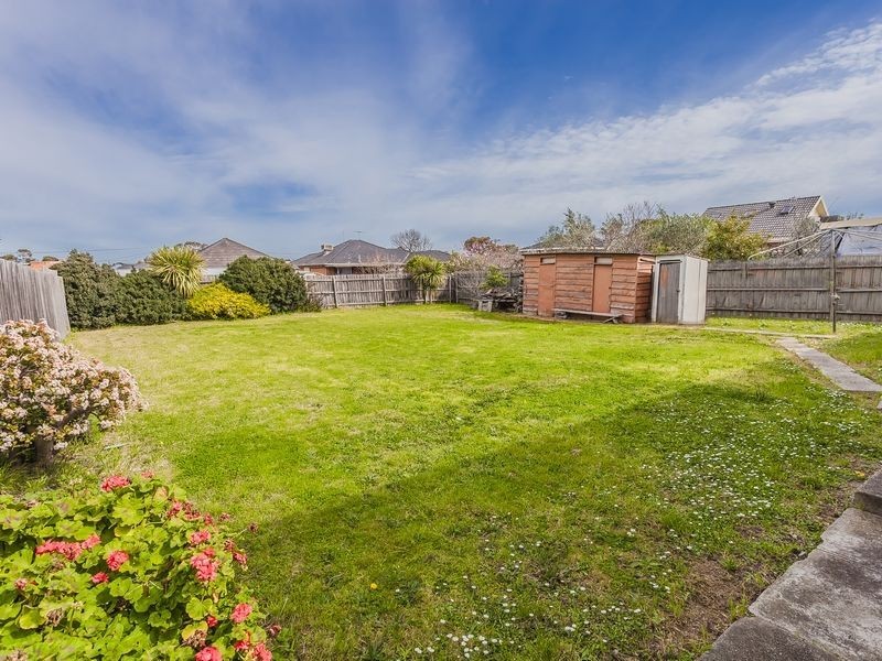 35 Waratah Avenue, Tullamarine VIC 3043