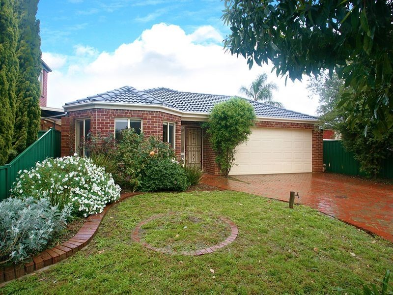 15 Goulburn Circuit, Caroline Springs VIC 3023