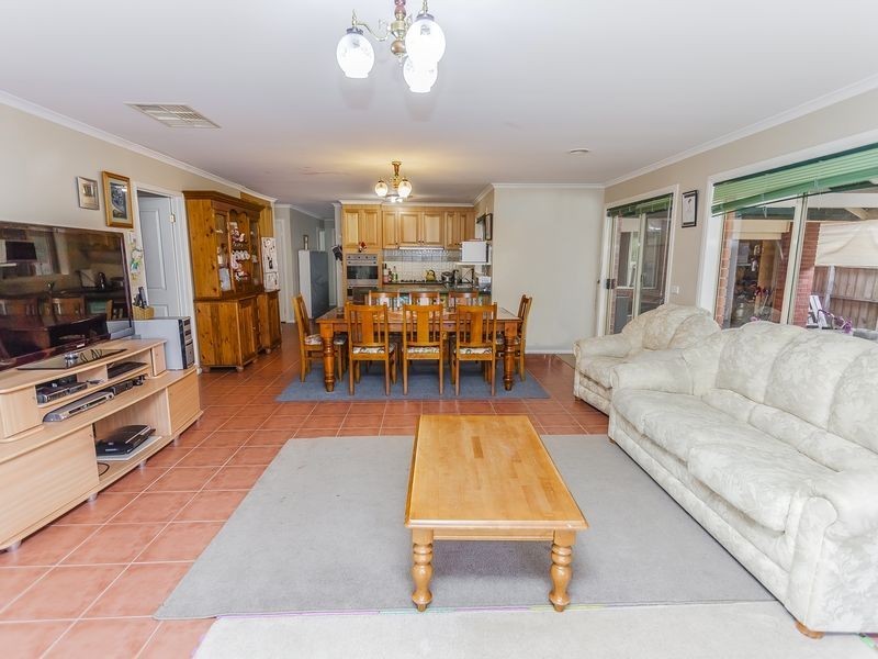 60 Wolviston Avenue, Hillside VIC 3037