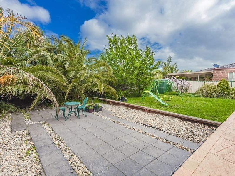 60 Wolviston Avenue, Hillside VIC 3037