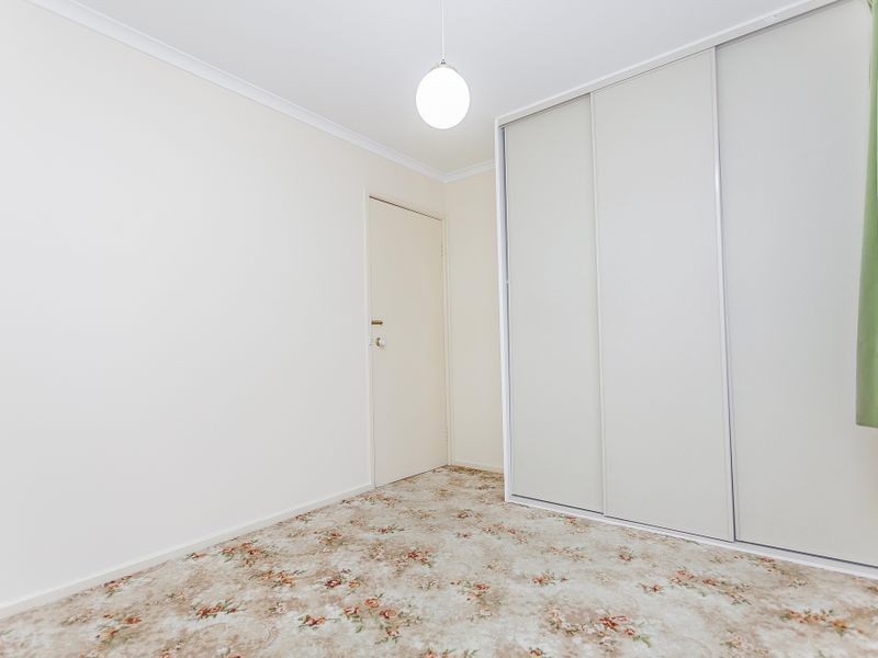 49 Wolverton Drive, Gladstone Park VIC 3043
