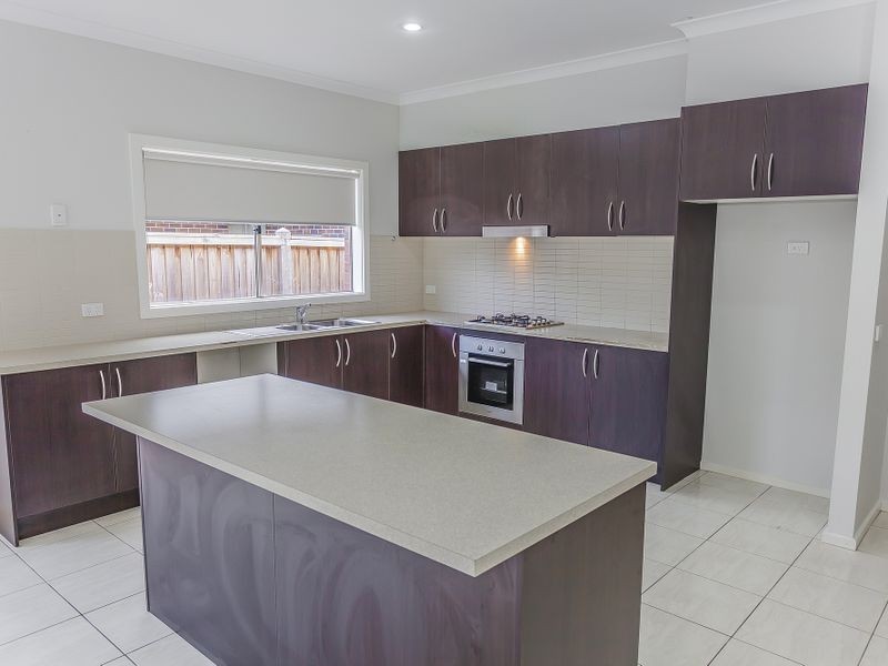10 Taransay Way, Craigieburn VIC 3064