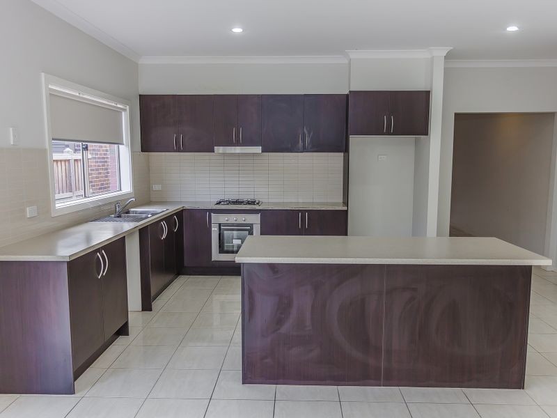 10 Taransay Way, Craigieburn VIC 3064