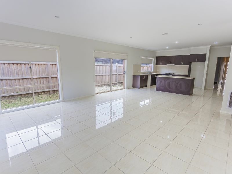 10 Taransay Way, Craigieburn VIC 3064
