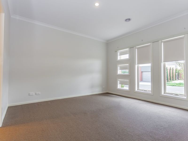 10 Taransay Way, Craigieburn VIC 3064