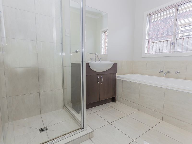 10 Taransay Way, Craigieburn VIC 3064