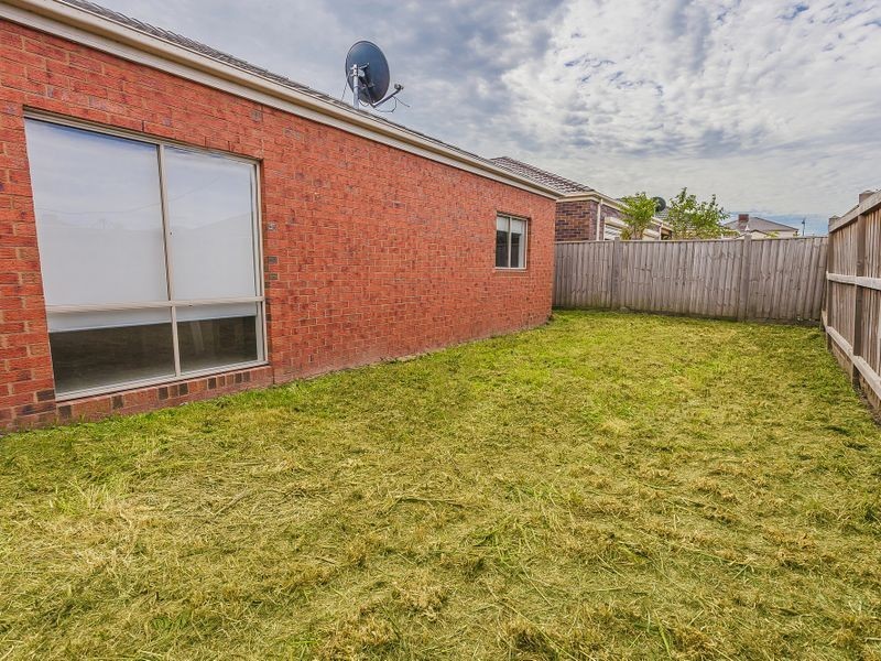 10 Taransay Way, Craigieburn VIC 3064