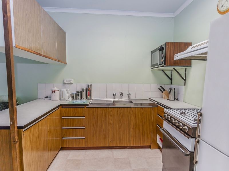 2/4 Carol Grove, Tullamarine VIC 3043