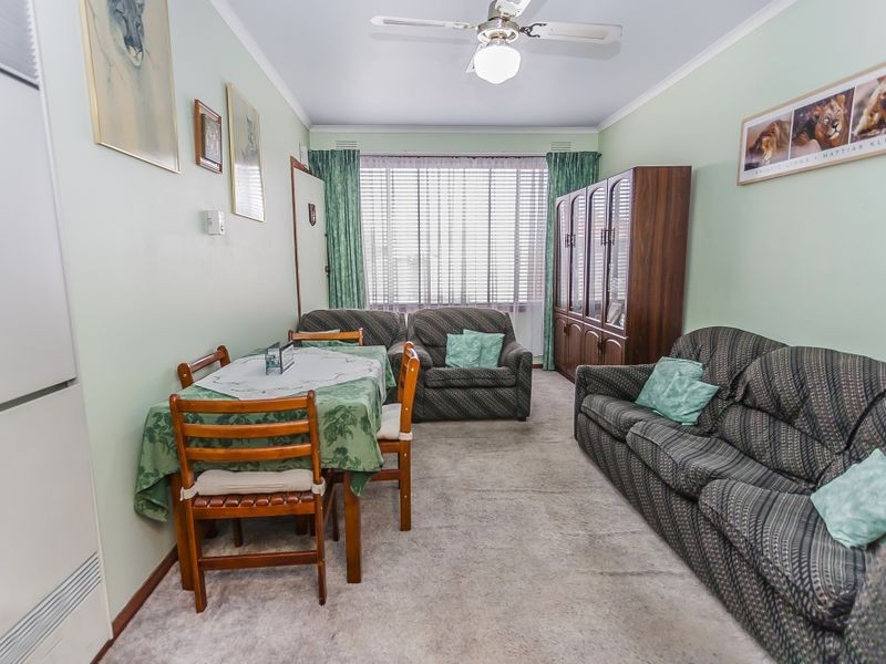 2/4 Carol Grove, Tullamarine VIC 3043