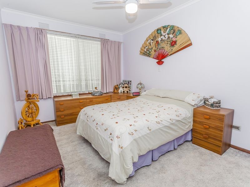 2/4 Carol Grove, Tullamarine VIC 3043