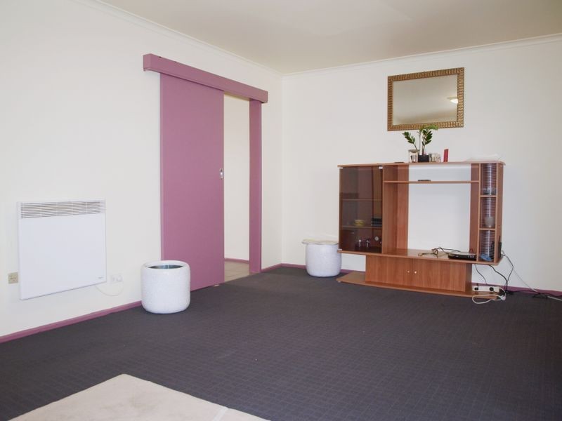 2/34 Sharps Road, Tullamarine VIC 3043