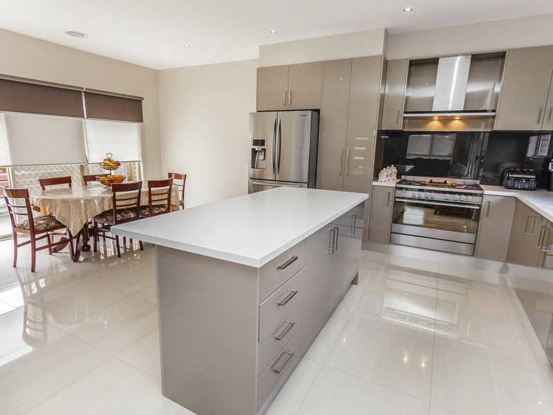 1/3 Fraser Court, Jacana VIC 3047