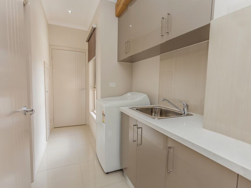 1/3 Fraser Court, Jacana VIC 3047