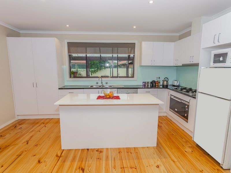 24 Shawlands Drive, Tullamarine VIC 3043