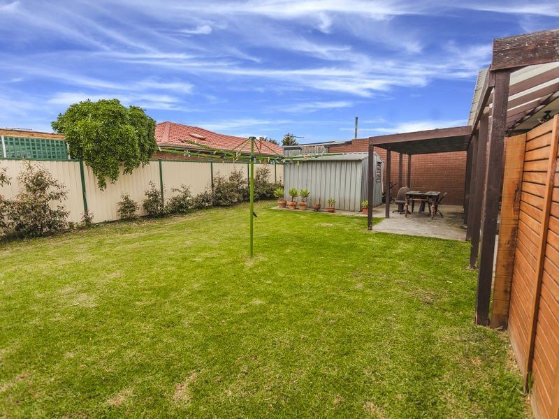 24 Shawlands Drive, Tullamarine VIC 3043