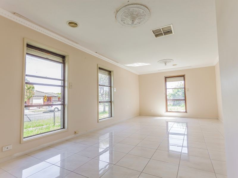 6 Rokewood Crescent, Meadow Heights VIC 3048