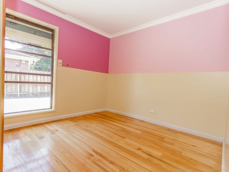 6 Rokewood Crescent, Meadow Heights VIC 3048
