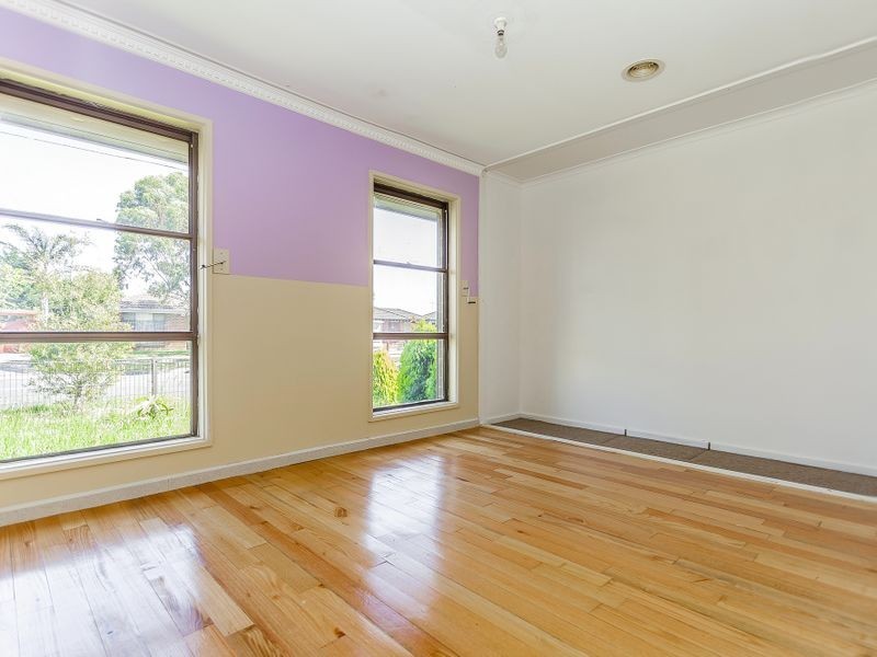 6 Rokewood Crescent, Meadow Heights VIC 3048