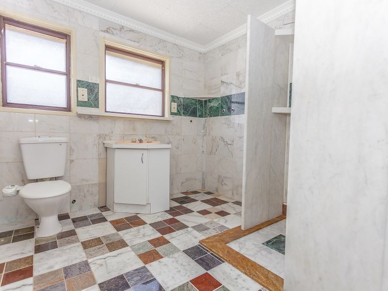 6 Rokewood Crescent, Meadow Heights VIC 3048