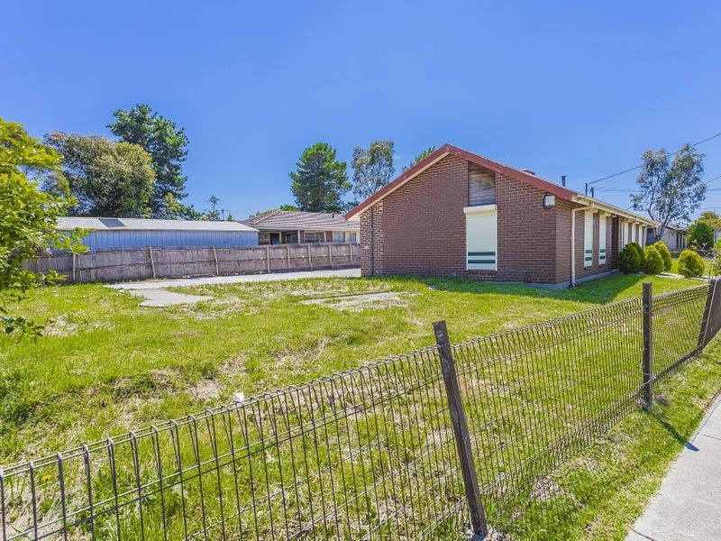 6 Rokewood Crescent, Meadow Heights VIC 3048