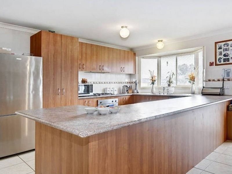 19 Lyons Avenue, Burnside Heights VIC 3023