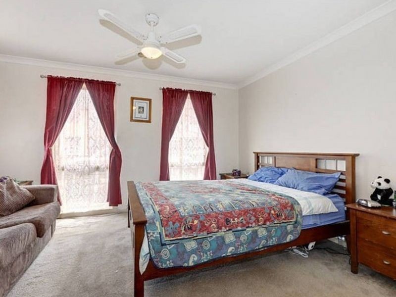 19 Lyons Avenue, Burnside Heights VIC 3023