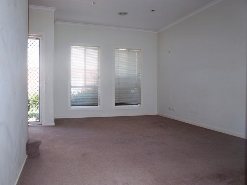 6 Balerno Circle, Gowanbrae VIC 3043