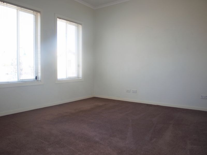 6 Balerno Circle, Gowanbrae VIC 3043