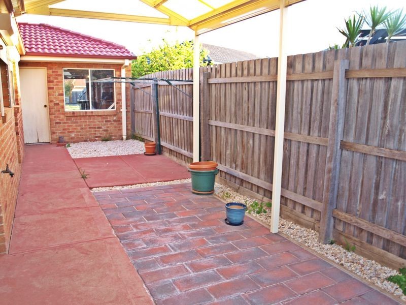 1/28 Marriot Road, Keilor Downs VIC 3038