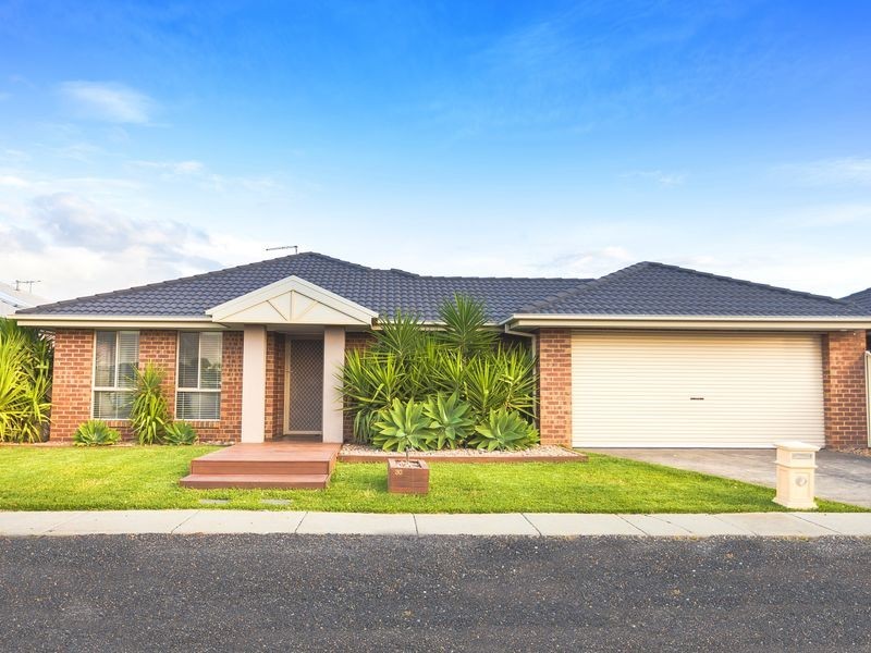 30 Fiddlewood Turn, Melton West VIC 3337