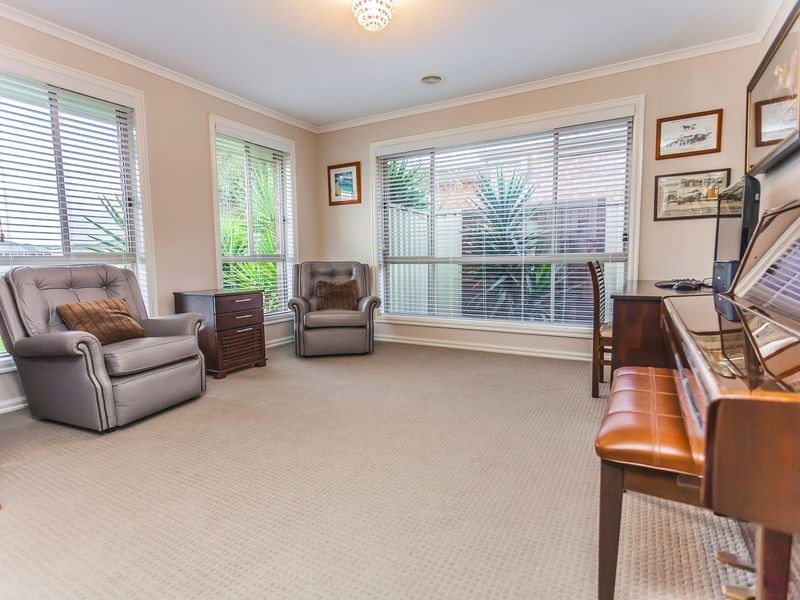 30 Fiddlewood Turn, Melton West VIC 3337