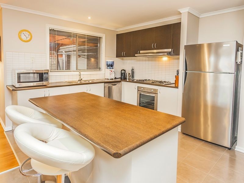 30 Fiddlewood Turn, Melton West VIC 3337