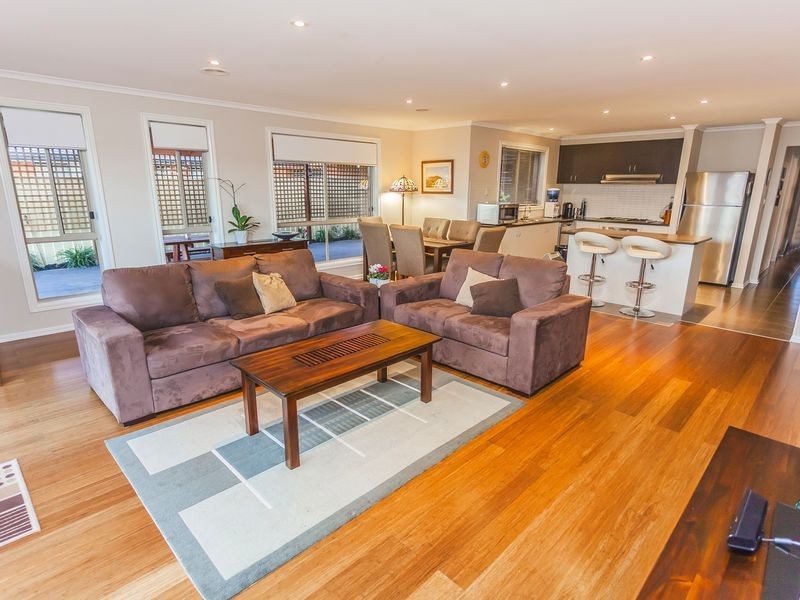 30 Fiddlewood Turn, Melton West VIC 3337