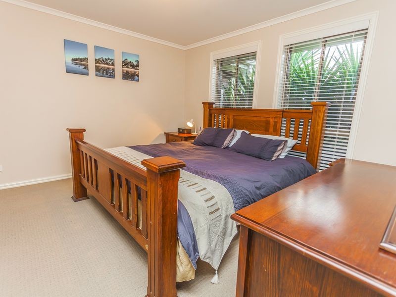 30 Fiddlewood Turn, Melton West VIC 3337