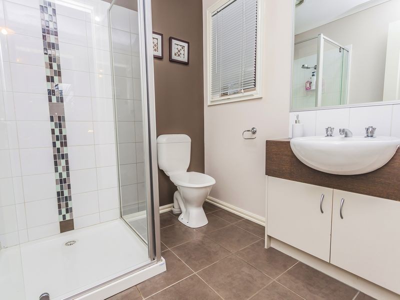 30 Fiddlewood Turn, Melton West VIC 3337