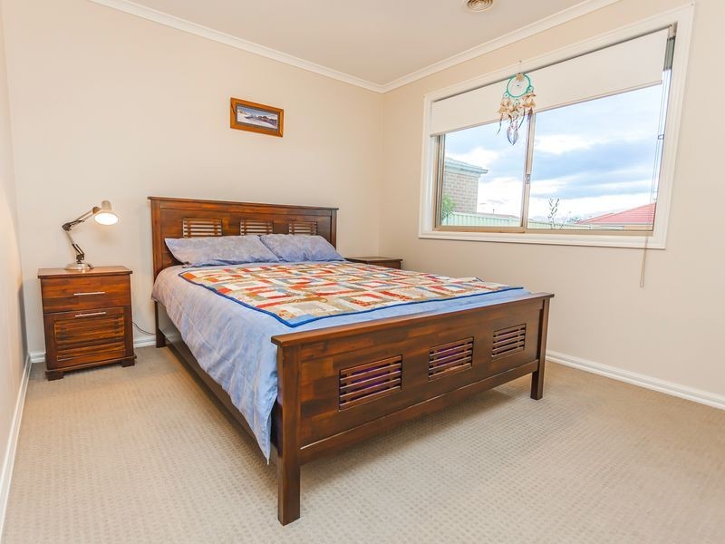 30 Fiddlewood Turn, Melton West VIC 3337