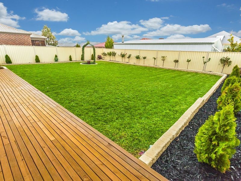 30 Fiddlewood Turn, Melton West VIC 3337